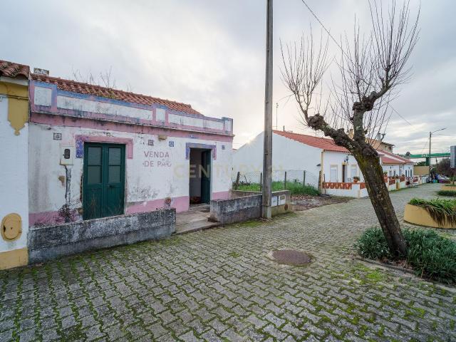 Armazém para Recuperação em Pavia, Mora 120m²