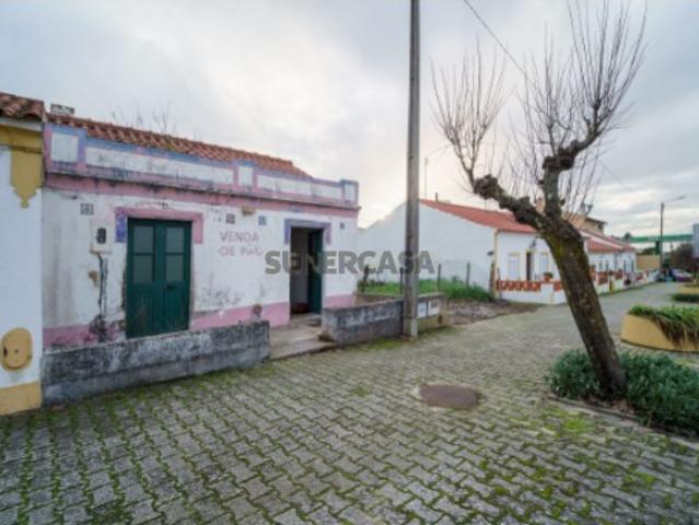 Armazém para Recuperação em Pavia, Mora 120m²