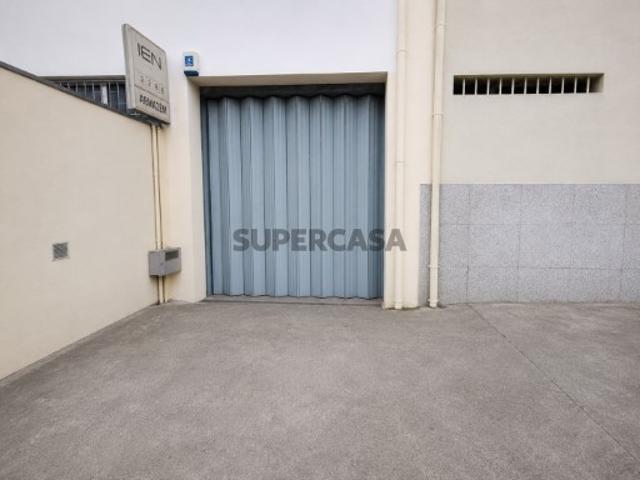 Armazém para venda em Santa Maria Maior