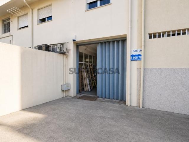 Armazém para venda em Santa Maria Maior Viana do Castelo