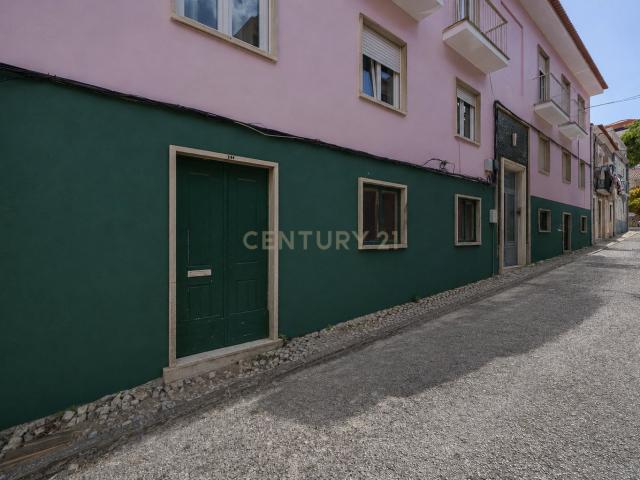 ARMAZÉM PARA VENDA NO CENTRO DE SETÚBAL