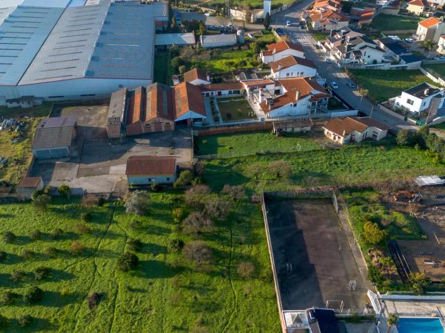 Armazém / Terreno Carvalhos