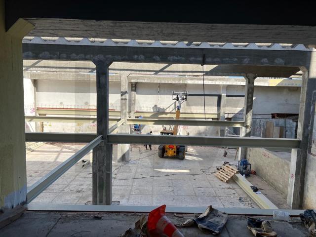 Armazém Totalmente Remodelado, como novo, Prior velho a 5 m do Aeroprto internacional de Lisboa