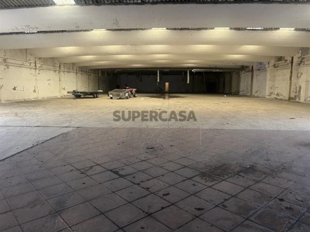 Armazém Venda em Ramalde,Porto
