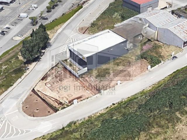 Armazém Zona Industrial de Frielas Loures