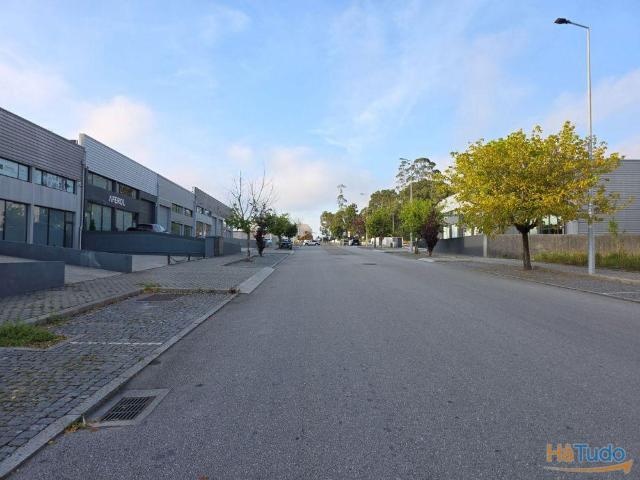 ARMAZEM ZONA INDUSTRIAL SERZEDO | 26084091387