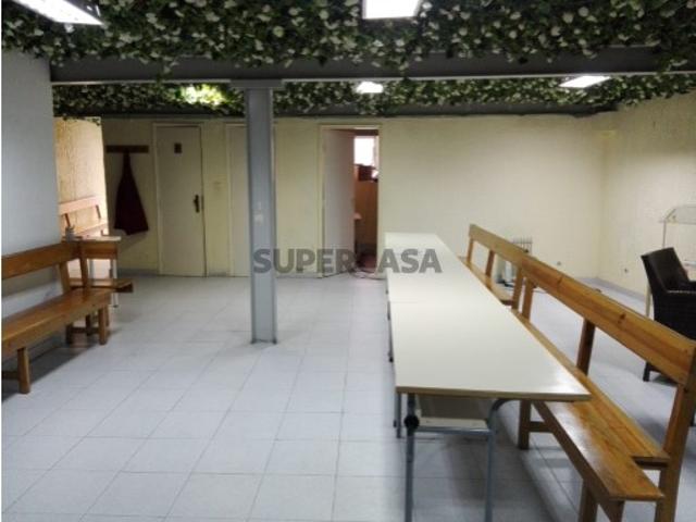 Armazém 100m2 /Martim Moniz/ Mouraria