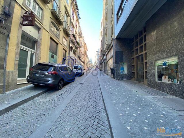 Armazém 300 m² Rua da Fábrica Cave/Sub cave Porto | 26083786945