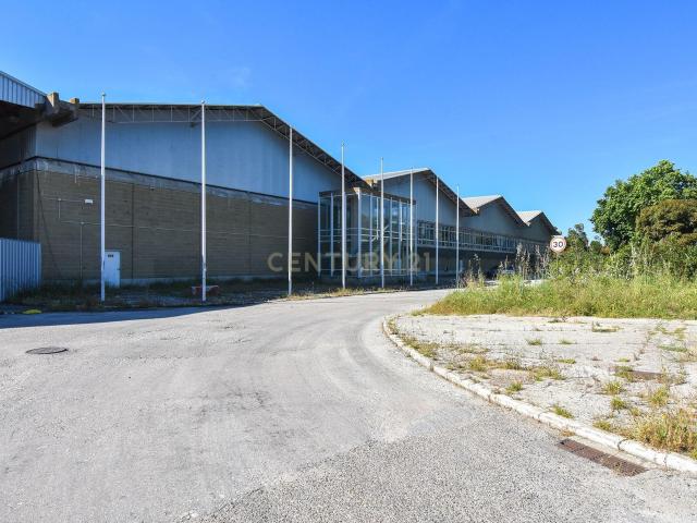 Armazém 600m2 Setúbal