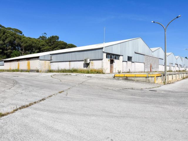 Armazém 700m2 Setúbal