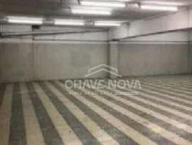 Armazém/Garagem com 3 pisos