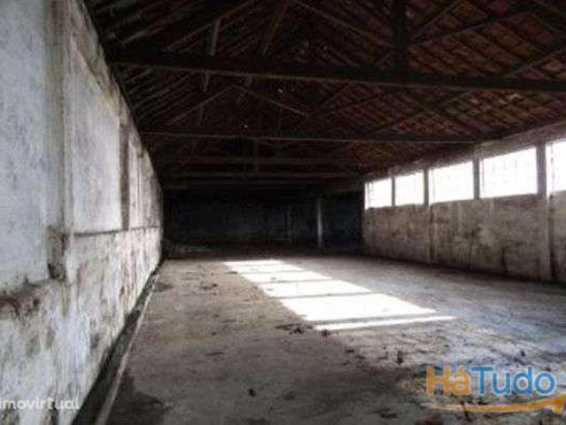 Armazéns para venda em Freamunde | 26073442785