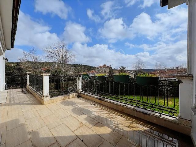 Arnavutköy, Neogölpark İstanbul'da Satılık Orman Manzaralı Villa