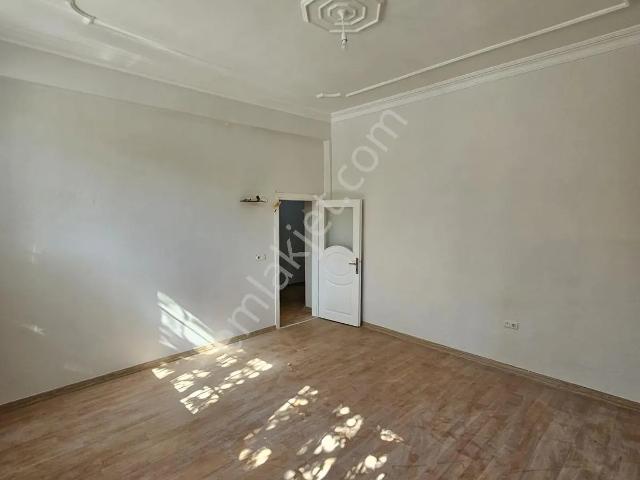 Arnavutköy Nenehatun Mahallesinde Kiralık 2+1 Daire