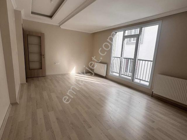 Arnavutköy Anadolu Mahallesinde Satılık 2+1 Otoparklı Daire