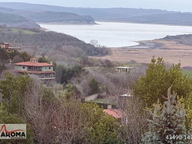 Arnavutköy durusu pak evlerinde satılık arsa