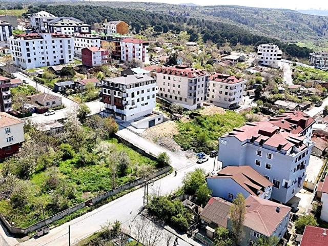 ARNAVUTKÖY HARAÇÇI MAHALLESİNDE 148 m İMARLI KÖŞE ARSA