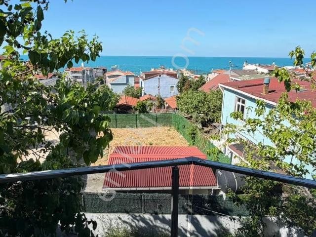 Arnavutköy Karaburun Sahilin Dibinde 3 Katlı Villa