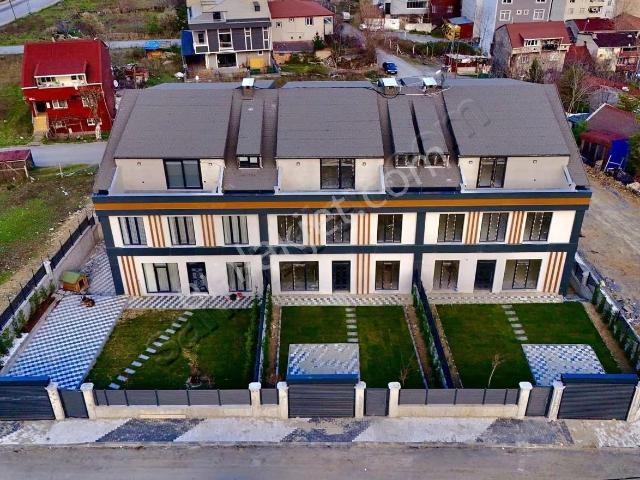 Arnavutköy Kiralık 6+2 Villa 260m2 Kapalı 130m2 Açık Alan