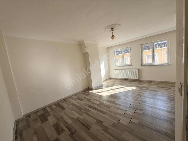 Arnavutköy Taşolukta Site İçi Temız 2+1