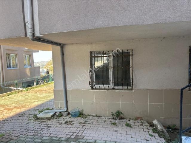 Arnavutköy Taşoluk Fatih Mahallesi'nde, Site İçerisinde Bulunan 2+1 Bahçe Katı Dairemiz