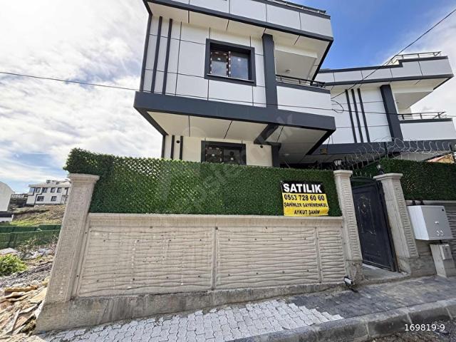 Arnavutköy Taşoluk Satılık 4 Katlı Villa*videolu