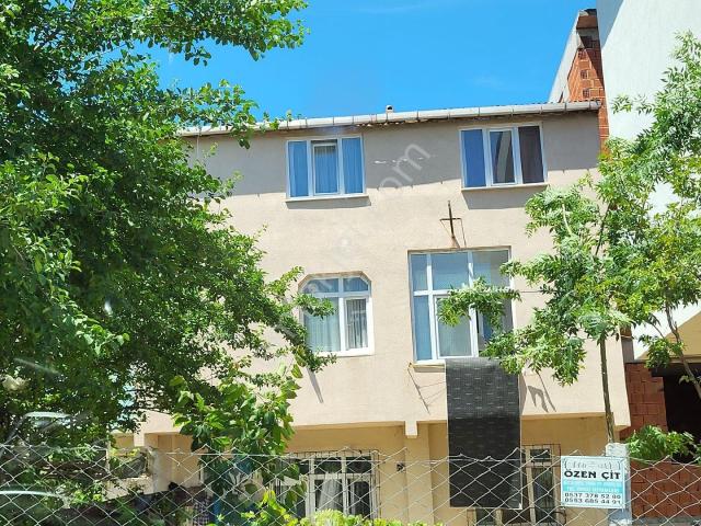 Arnavutköy Taşoluk’ta Satılık 3 Katlı Komple Bina | Yüksek Kira Getirili