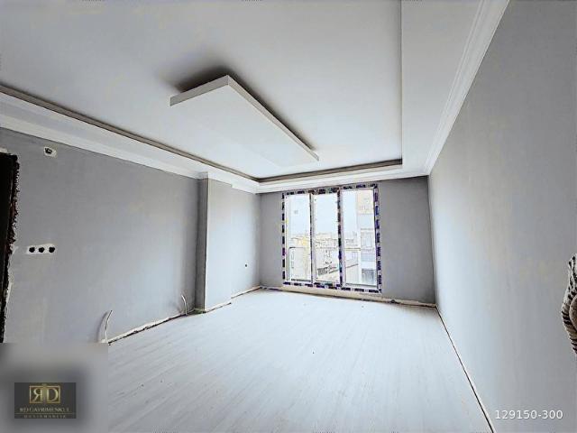 ARNAVUTKÖYNENEHATUN DA SIFIR 5+1 DUBLEKS 160 M2 FERAH TERASLI