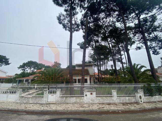 Moradia Isolada T3+1 com Lote de 640m2 Vale Bem, Aroeira