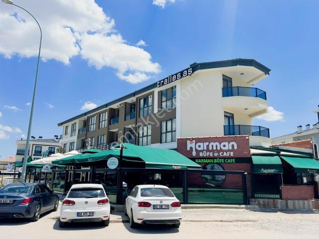 Aratol İstiklal Harman Kafe Üzerinde