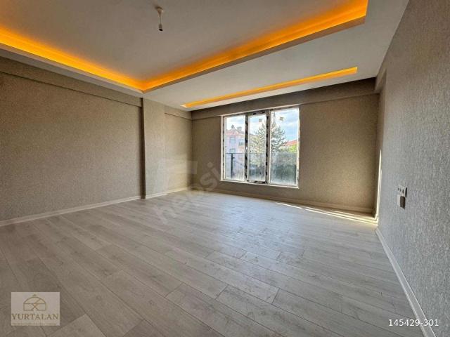 ARA KATTA MERKEZE YAKIN SIFIR LÜX 2+1 İSKANLI DAİRE