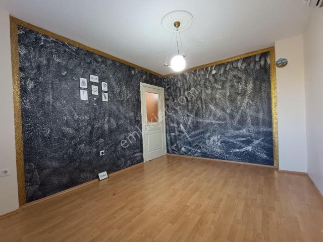 Araştırma Karşısı Üçkuyular Tokilerde Kiralik 2+1 Full Yapılı Aire