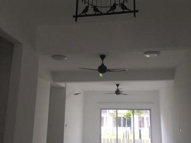 Arahsia Tropicana 2sty house with Clubhouse facilities