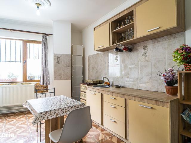 Aramesti, 2 camere, 66 mp, P/3, bloc tip vila, c tie 1990, comision 0%