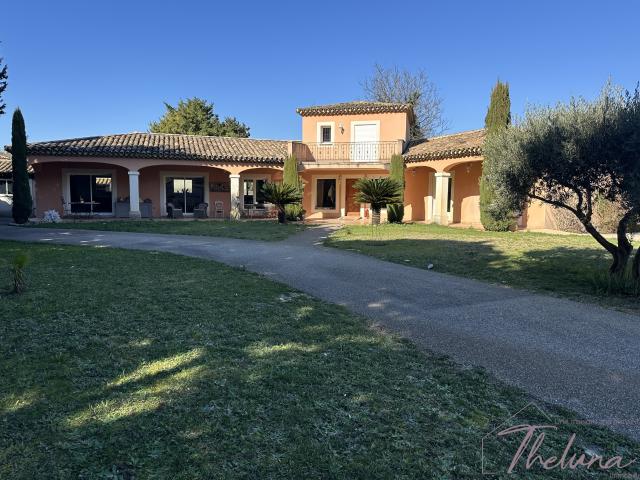 Aramon Vente Propriété/château 30