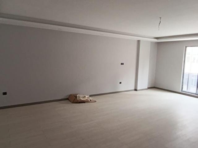 ARASTA EMLAKTAN EMİREFENDİ MAHALLESİNDE SATILIK SIFIR DAİRE
