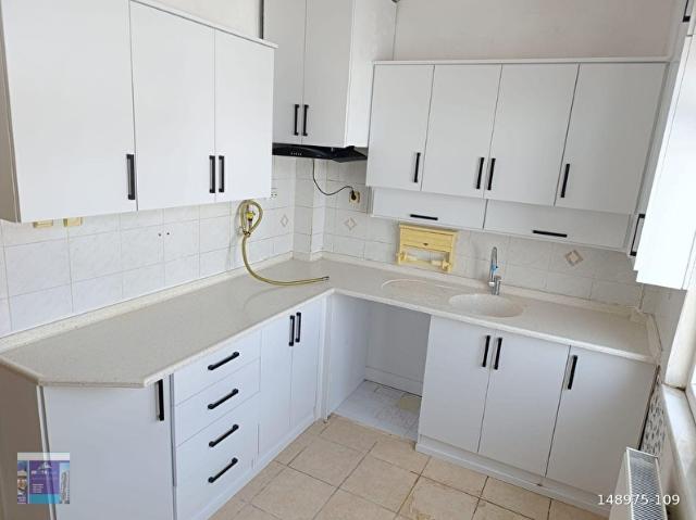 ARASTA EMLAKTAN İSHAKLI MAHALLESİNDE SATILIK DAİRE
