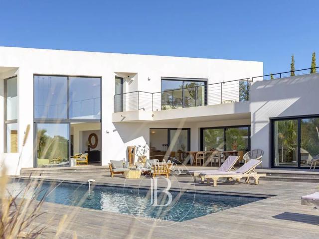 Arasu, Villa contemporaine, 5 chambres, piscine, vue mer, pl. 253m² Sainte Lucie de Porto Vecchio