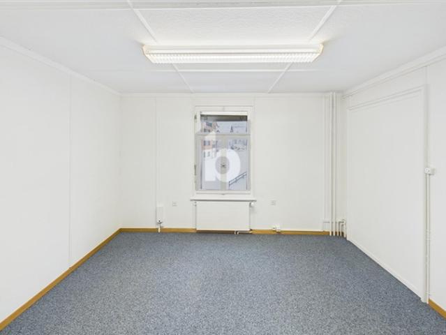 ARBEITSFLÄCHE AN ZENTRALER LAGE