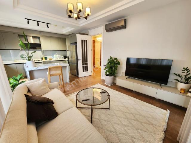 ░_*arcıty*_░den Merkezi Konumda Ultra Lüks Havuzlu Site İçi 4+1