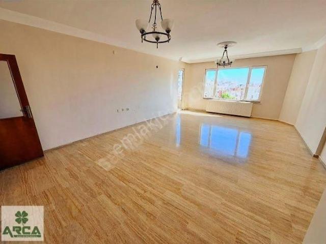 Arca 3 Balkon Kombi E.banyo Ç.odası 220m2 3.5+1