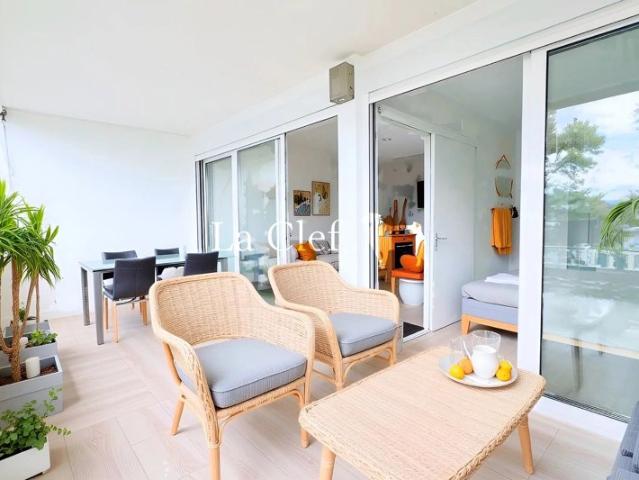 ARCACHON APPARTEMENT 47M² 2 CHAMBRES TERRASSE 15 M² PARKING