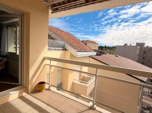 ARCACHON Centre ville, Grand T2 Cabine de 52m² hab. Au dernier étage