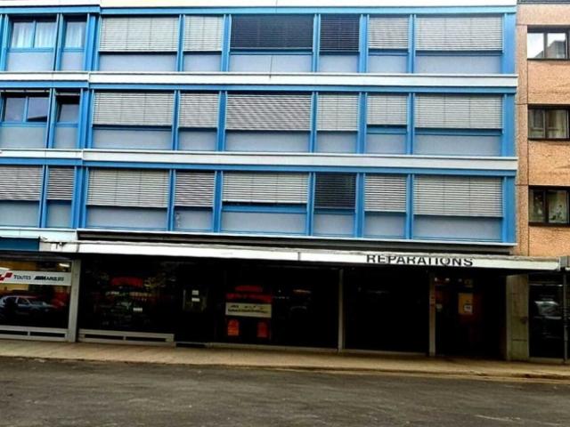 Arcade spacieuse et lumineuse au coeur des Acacias 243 m2