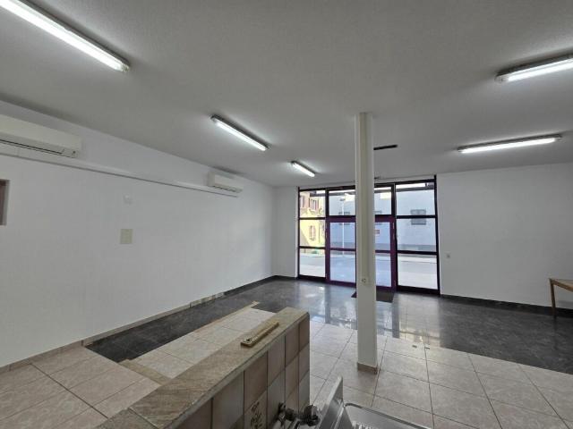 Shopping center with 1.5 rooms for rent in Riddes | dreamo. Ch