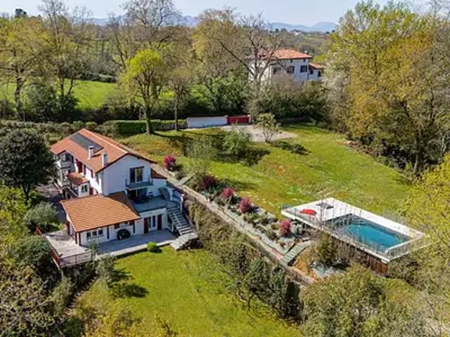 Arcangues 64200 Achat / Vente maison 7 pièces t7 piscine jardin