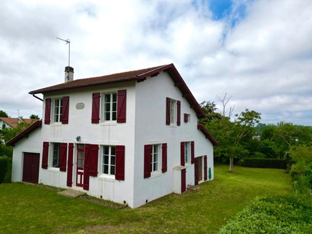 Aux portes de Biarritz, maison familiale de 5 chambres dans un environnement privilégié