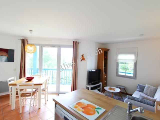 ARCANGUES SUR LE GOLF VUE MONTAGNES BEL APPARTEMENT 2 PIECES BALCON – DEUX PARKINGS