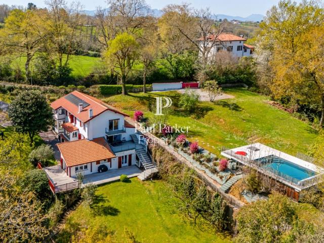 BIARRITZ ARCANGUES VILLA D'EXCEPTION ELEGANCE AUTHENTICITÉ ET CALME ABSOLU