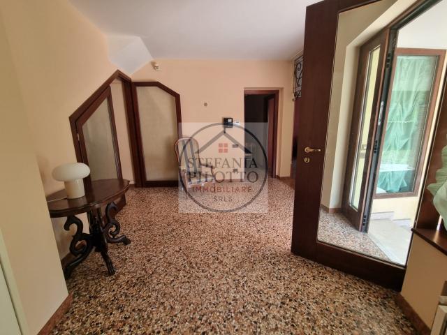 Arcella Sant'Antonino affittasi stanza singola in villa condivisa di 200mq